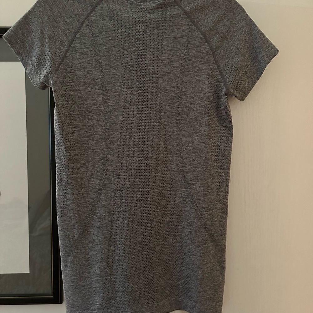 Heathered Grey Swiftly Tech Size 6 - image 4